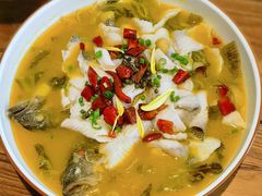 古法腌制酸菜鲈鱼-YAFEE雅菲 川·湘·粤融合菜(魏公村店)