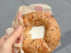 花椒松子贝果-Tims天好咖啡·贝果(东吴龙湖天街店)