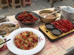 -肥肥虾庄·金牌油焖大虾(汉街SKP店)