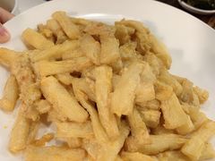 -几个木匠匠人厨房
