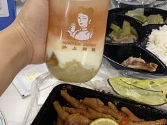 桃桃酸奶金砖-沪上阿姨鲜果茶(桥头地铁站店)