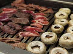 -臻牛烤肉