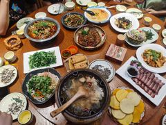 -老滇山寨•云南特色菜•地方菜•民族风情歌舞表演(金碧店)