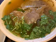 牛肉粉丝汤-哑巴生煎(临顿路店)