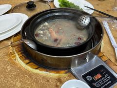 -濠轩阁特色生蚝火锅(水湾路店)