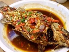 香煎鲫鱼-陈厨老味·老派郴州菜(宜章店)