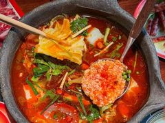 -夺欢喜贵州酸汤牛肉火锅(静安寺店)
