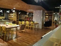 -新华里咖啡书吧(新华书店小寨店)