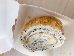 黑芝麻榛子卷-巴思客蛋糕(交通路店)