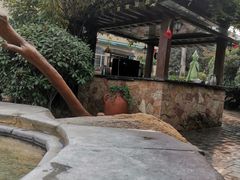 -芭东小镇温泉