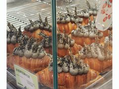 浓香黑芝麻可颂-PAOPAO Bakery&Café(港汇店)