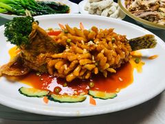 松鼠桂鱼。-鹿鸣春饭店(总店)