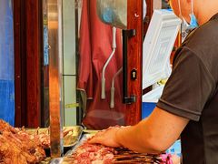 -艾力江和田馕坑烤肉店