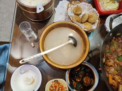 -富正毅三下锅·湘西韵味(天门山索道店)