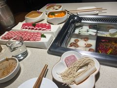 -海底捞火锅鲜切牛肉主题店(长寿路店)