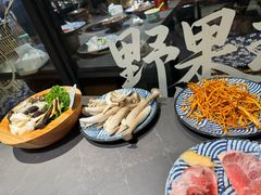 -楠小云·云南鲜菌·鲜牛自助火锅(九眼桥店)