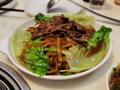 湿炒牛肉河-三头牛·潮汕牛肉生蚝火锅 (夏湾店)