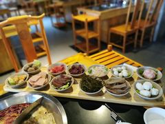 十二道锋味-袍哥码头老火锅(横岗分店)