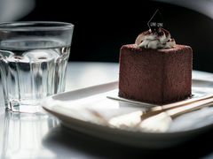 小布朗-UNI UNI(环亚凯瑟琳店)