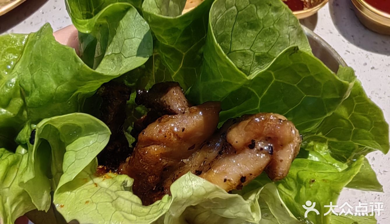 周末就是要和别的人一起吃肉肉呀