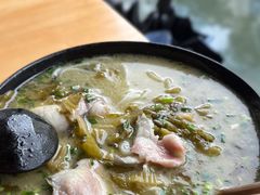 酸菜鱼米线-常鲜德乐购迎桂馒头店(麻巷公寓店)