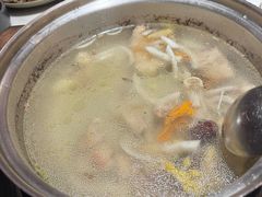 -喃喃椰·糟粕醋·椰子鸡火锅(七堡花园店)