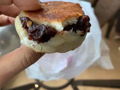 松仁豆沙酒酿饼-长发西饼(临顿路店)