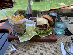 -三亚湾海居铂尔曼度假酒店