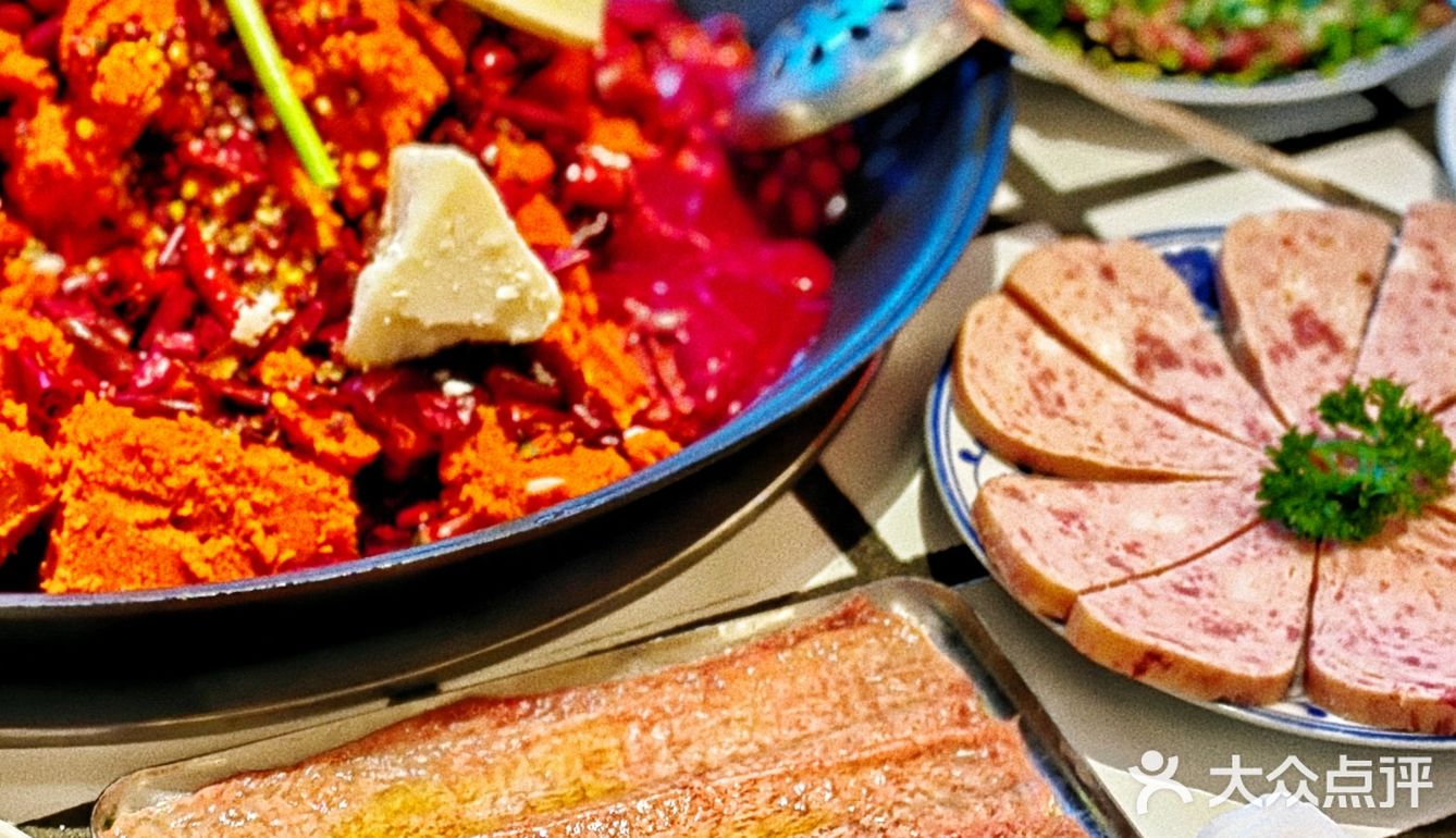 烟台这家冰店吃不够‼️一整颗番茄茶尊好喝