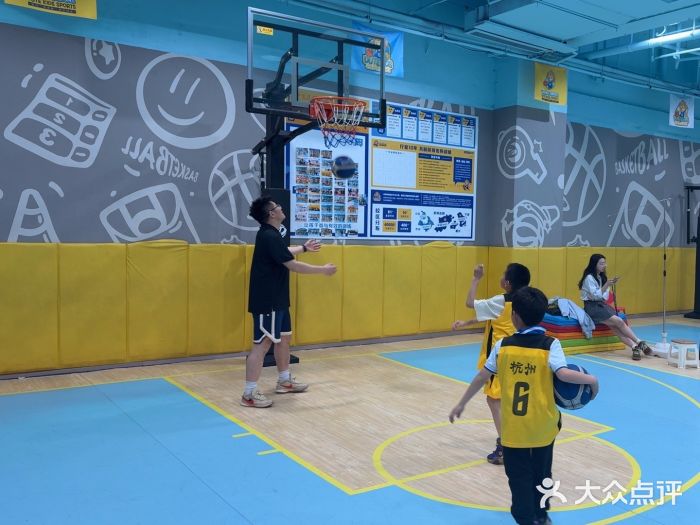 杜特体育青少年篮球训练营(西联广场校区)图片