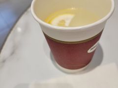 店家准备的柠檬水-哈根达斯(南开大悦城店)