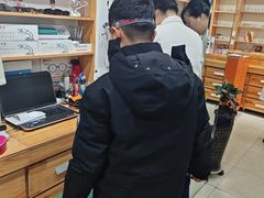 -豪门视光·星趣控·蔡司依视路眼镜代理商(中央大街店)