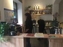 -WOW coffee