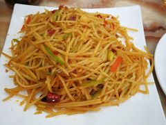 -苏莱特色牛骨滩羊手抓馆(长城东街总店)
