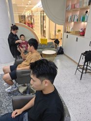 -苏豪路易士·嘉玛发廊