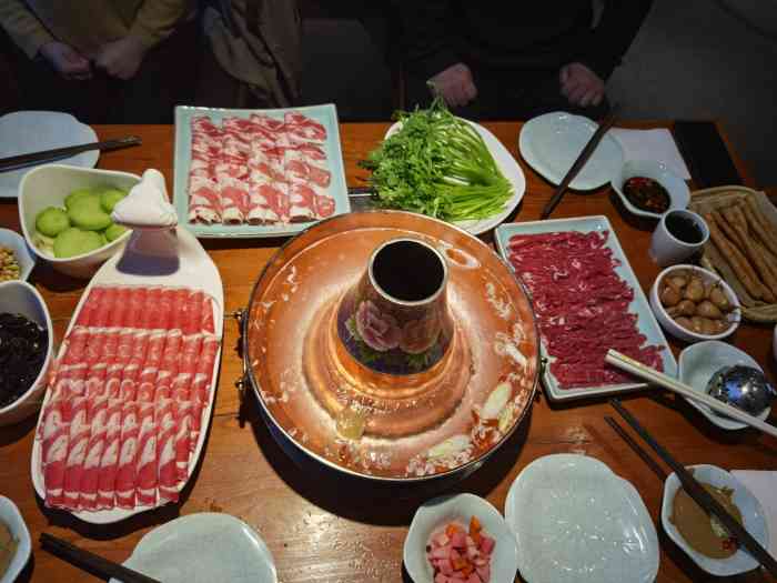 天坛涮肉-"本来想去对面吃常去的铜瓢牛肉的,不过实在.