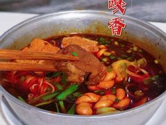 红烧牛肉-铁锅哥米线