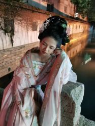 -一揽芳华汉服旗袍体验馆(拙政园店)