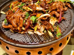 铁板炙烤坝上羊肉-那家小馆•北京菜•烤鸭(中关村店)