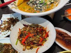 -川流不息·地道川菜·小龙虾(松东路店)