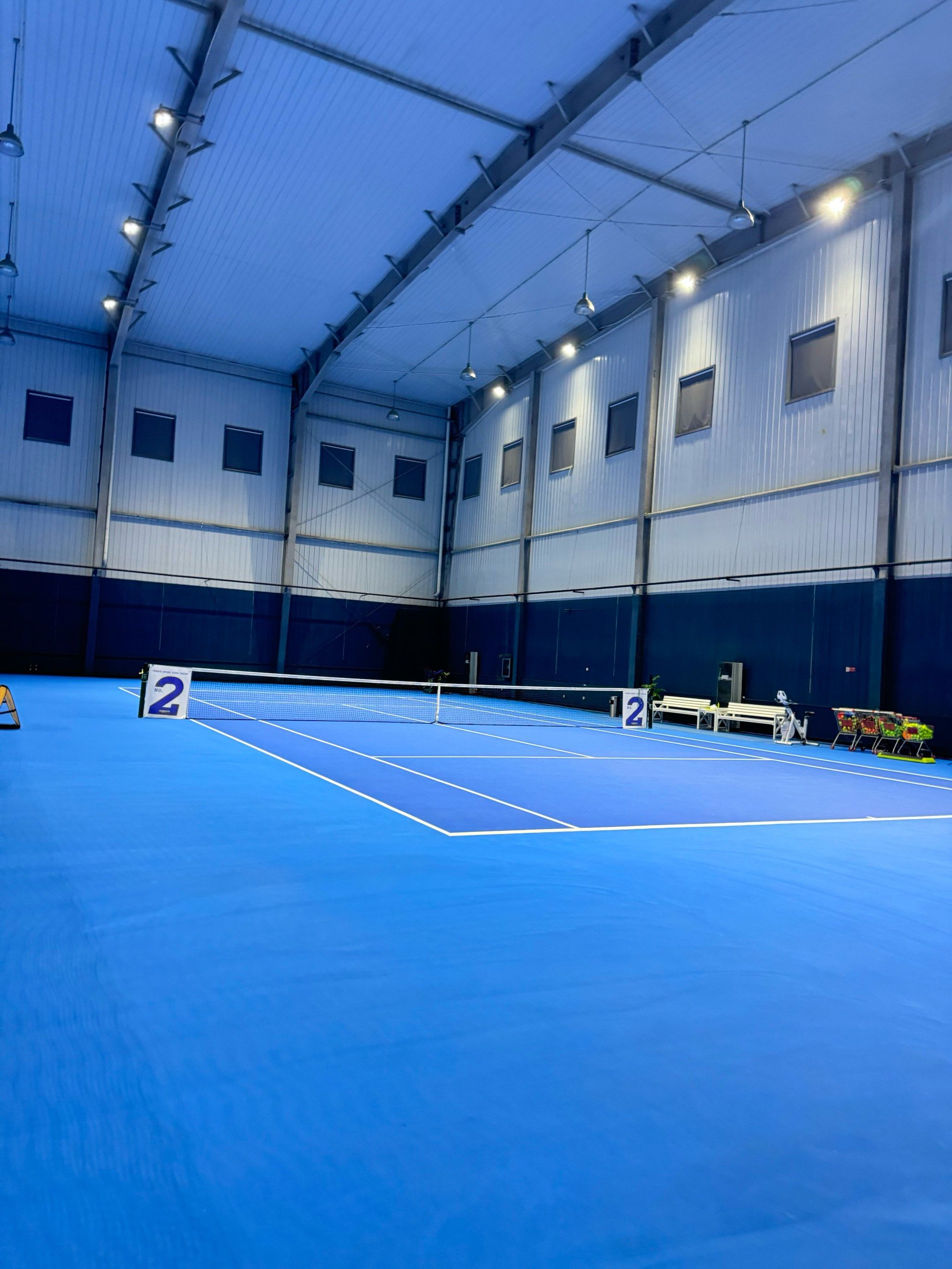 没见过这么干净的网球馆!