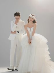 -至臻微拉婚纱摄影