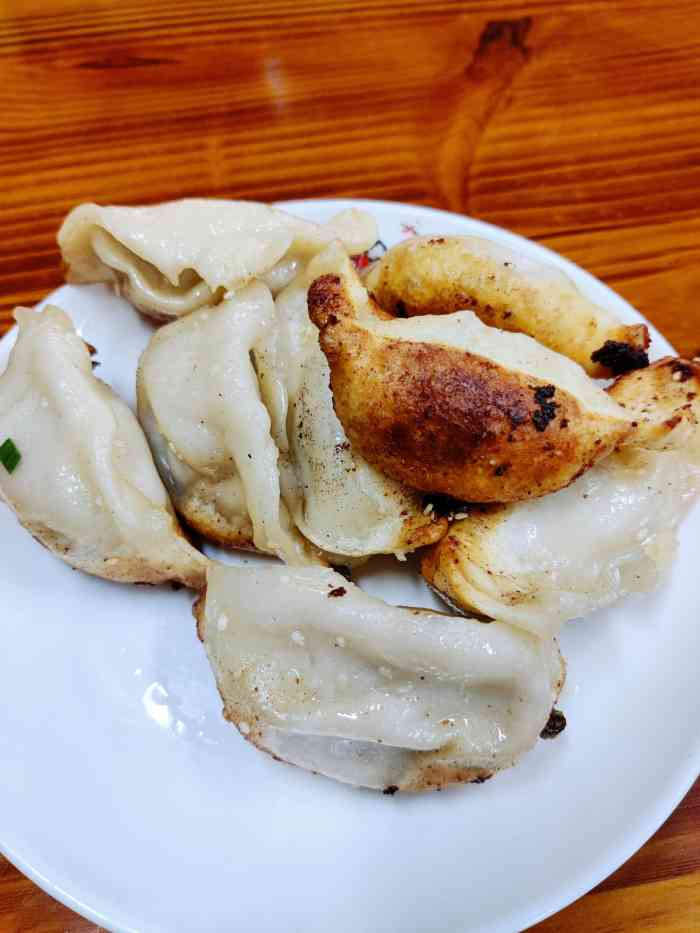 胡记锅贴·沪上游子老鸭粉丝汤(茅台路店)-"茅台路上大饼油条边的胡记