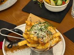 -Mark&Mars Restaurant