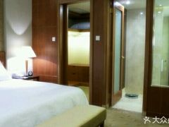 -汕尾巴黎半岛酒店