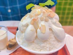 榴莲肉加榴莲冰淇淋-丹礼糖甜品