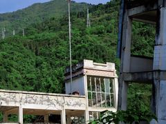 -四川汶川特大地震漩口中学遗址