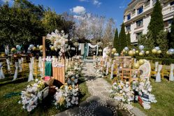 -花轿喜屋婚礼策划