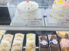 -红宝石·鲜奶小方·海派西点房(金杨店)
