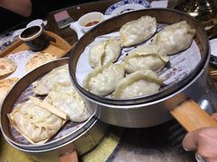 -方国老头包子·39年威海本地老字号•小船海鲜疙瘩汤